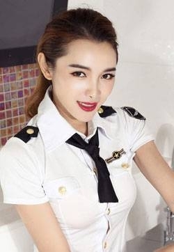 日韩7160美女模特曼琼不爱红装爱武装高清美女写真集