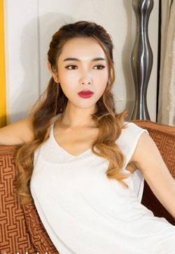 日韩7160美女模特曼琼烈焰红唇高清妹子写真集