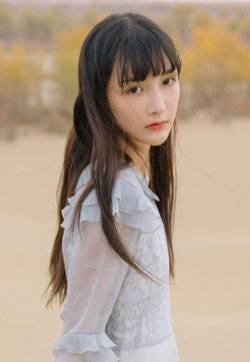 亚洲ROSI美女模特露臀之应沙漠仙女之应―沙漠之旅KIM011写真集