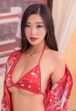 亚洲销魂美女图库宋-KiKi复古小花和服内衣高清妹子写真集