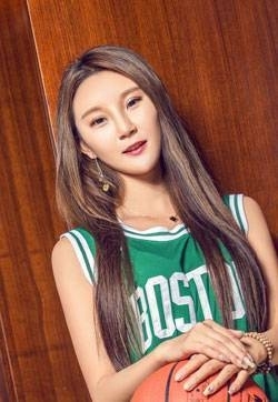 漂亮美女生活照琳琳专属长筒球妹写真集