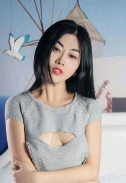 日韩性感细腰美女语溪一些服装合集系列高清妹子写真集