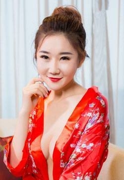 天津和平区美女棉花糖candy华丽和服半透丝袜高清妹子写真集