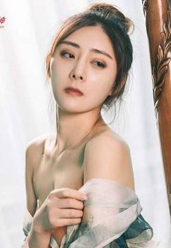韩国第一美女莫小希林依依超短裙女生美丽汇高清妹子写真集第张