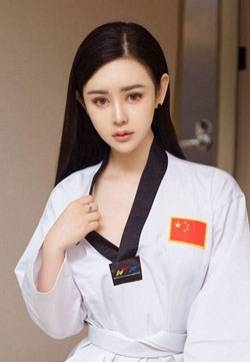 亚洲美女美女丰乳模特米奇卸甲软妹高清mm写真集