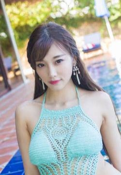 成熟性感迷人的美丽模特sugar小甜心CC长滩旅拍第一套高清妹子写真