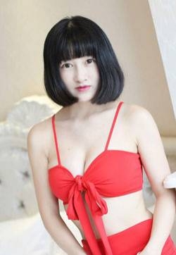 香港90后清纯嫩模模特小探戈玉体浑如雪高清美女写真集