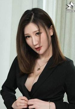 情趣蕾丝内衣内裤玄子黑丝美腿女神高清写真集