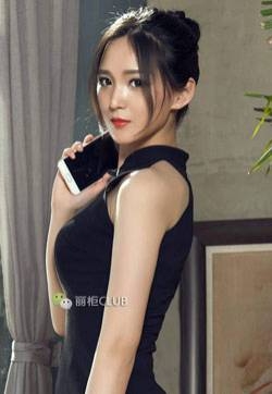 亚洲销魂美女模特腿模小戈优雅旗袍丝足美腿丝足高清妹子写真集