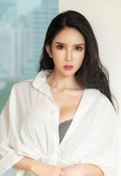 亚洲美女自拍球球尤画情人高清妹子高清妹子写真集