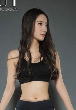 日本女模特私拍王欣竹透视白衬衫女神高清大长腿写真集第张