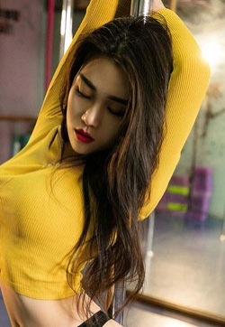 日韩瑜伽钢管舞女模特私拍莉儿飞天女神高清妹子写真集
