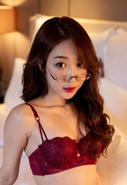 亚洲8090模特网小九月黑丝袜红内衣眼镜OL高清妹子写真集