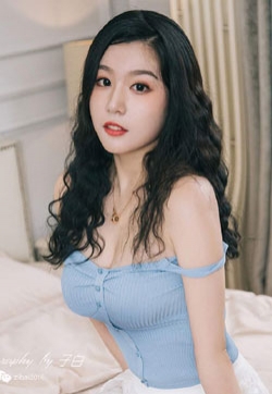 亚洲网拍模特钟晴我是你的小晴子高清妹子写真集