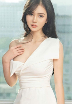 混血儿美女翘臀林诗茵一尘不染写真集