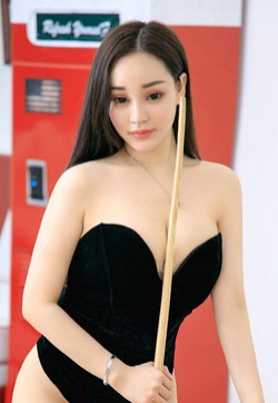 亚洲少妇周波儿法式电波熟女写真集