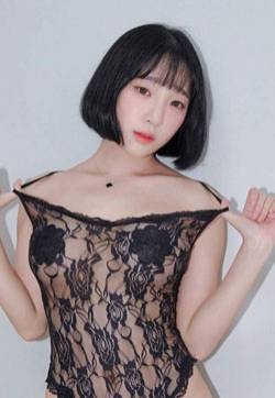日本美女模特透明内内衣秀卿卿清新不失性感的私房魅惑高清写真集