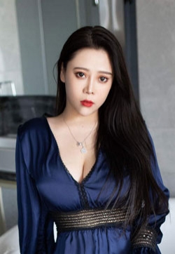 成都美女模特Miki兔典雅长裙与魅惑黑丝系列高清写真集