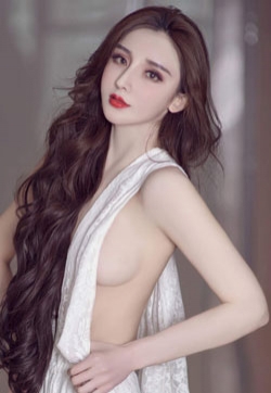 亚洲美女网阿依努尔瓦娅公主驾到写真集