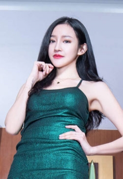 腿模Avril肉丝袜高跟美腿偷拍丝袜写真集