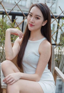 极品美腿模特云芝云芝阳台小短裙丝足美腿写真集