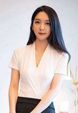 美女的胸瓜子脸性感秘书小热巴黑丝美腿制服OL大秀美乳丰臀