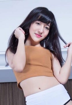 美腿丝袜论坛欣洁Celia肉丝袜高跟美腿写真集