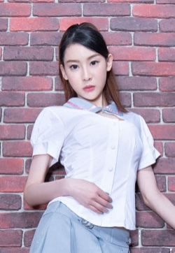 美腿玉足腿模Emily制服丝袜美腿写真集