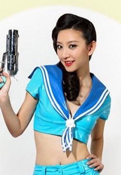 唐一菲惹火短裙释放性感美腿图片