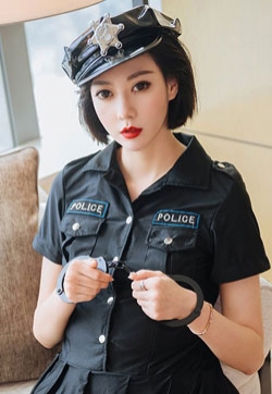 亚洲模特美女之美貌美性感制服黑丝诱惑任你拷问疼爱美女写真图片