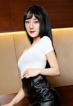 丰胸翘臀黑丝撩人美体女秘书何嘉颖黑丝修长美腿翘臀诱惑美图