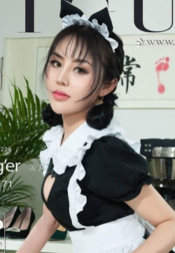 丝袜图网站凉儿灰丝女仆丝足写真集