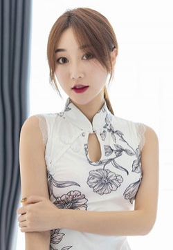 日韩诱惑细腰美女极品玉女九月生旗袍肉丝长腿撩人高清美女写真图片