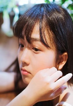 高清陕西省延安美女歌手潘春春写真，尺度和她的双峰一样大