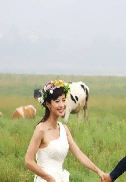 俞灏明石小群唯美婚纱照 姐弟恋浪漫来袭