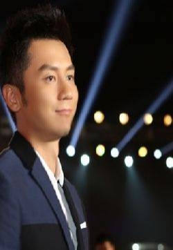 李晨图片 李晨深夜现身名车派对 帅气时尚引骚动