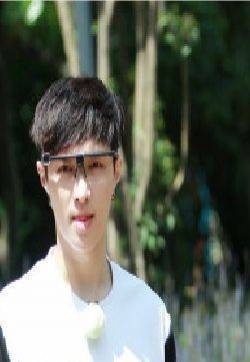 《极限挑战》张艺兴卖萌表情包