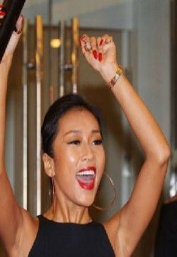 吉克隽逸热辣开场 紧身衣热舞排练