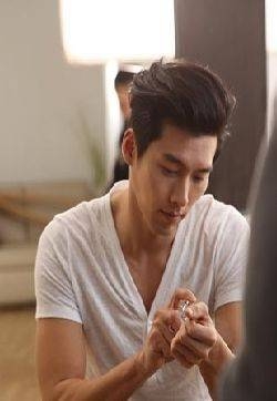 玄彬广告花絮曝光 帅气纹身显男人味 玄彬图片