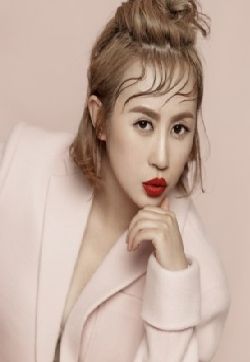 高清辽宁省丹东市宽甸满族自治美女演员马丽性感写真图片