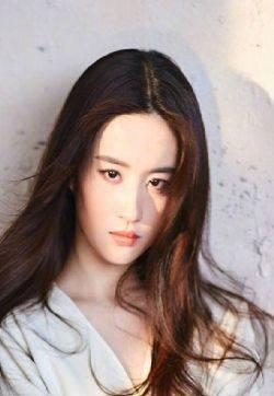 刘亦菲气质冷感美女时尚写真图片