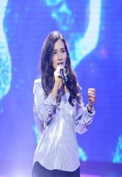战狼2女主卢靖姗高清活动图片