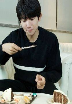 王源图片  TFBOY王源十七岁生日图片