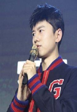 张杰活动发布会现场图片
