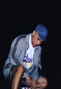 洪尧深夜帅气写真高清图片