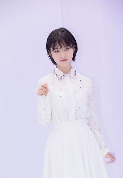 高清美女沈月五四晚会高清图片
