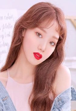 高清韩国女演员模特李圣经超美性感写真图片