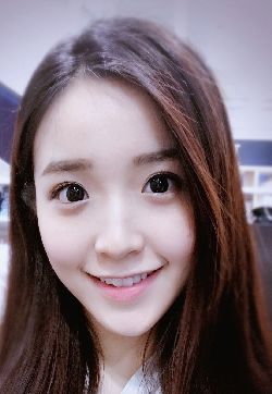 金雯昕图片 金雯昕清新性感生活照片