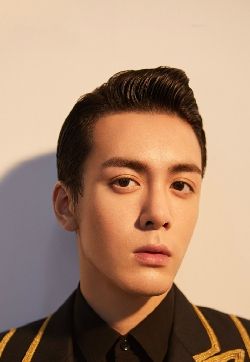 高清广东省深圳男明星曾舜晞时尚摩登写真图片