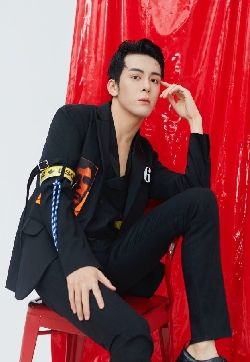 高清广东省深圳男明星曾舜晞摩登雅痞写真图片